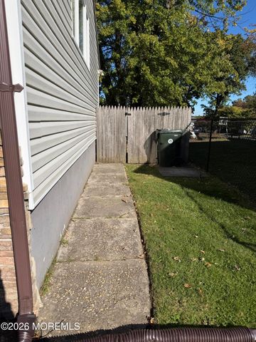 2 Knoll Terrace, Hazlet, NJ 07730