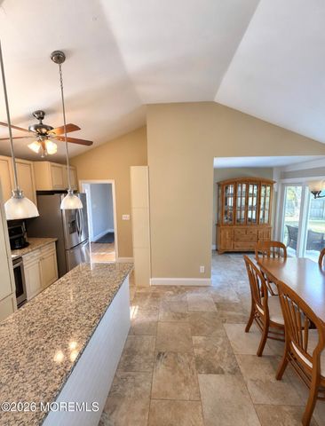 2 Knoll Terrace, Hazlet, NJ 07730