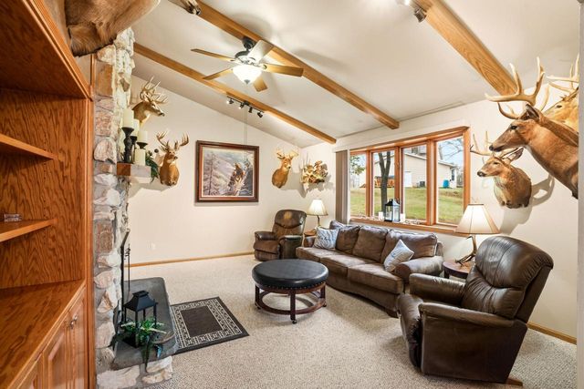 S83W27570 Beaver TRAIL, Mukwonago, WI 53149