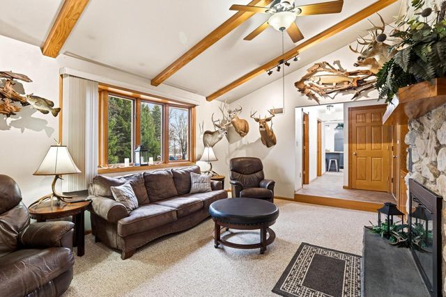 S83W27570 Beaver TRAIL, Mukwonago, WI 53149