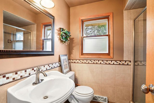 S83W27570 Beaver TRAIL, Mukwonago, WI 53149