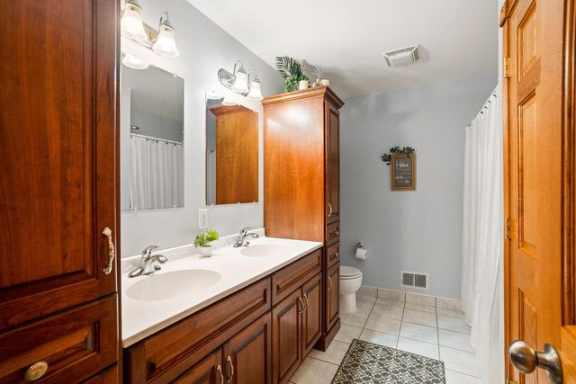S83W27570 Beaver TRAIL, Mukwonago, WI 53149
