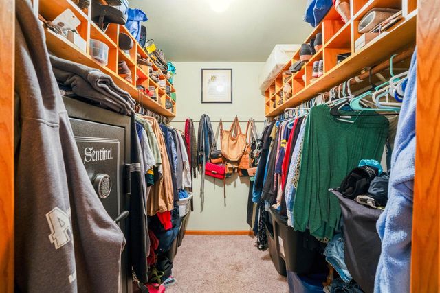 S83W27570 Beaver TRAIL, Mukwonago, WI 53149