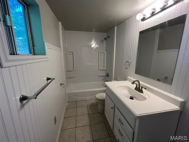 5468 Janet Avenue, St Louis, MO 63136