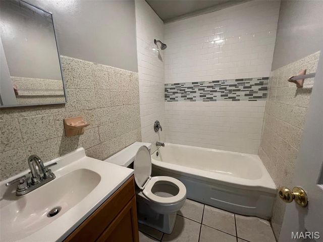 5468 Janet Avenue, St Louis, MO 63136