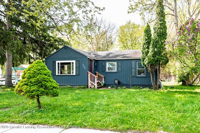 2405 Forest Avenue, Lansing, MI 48910