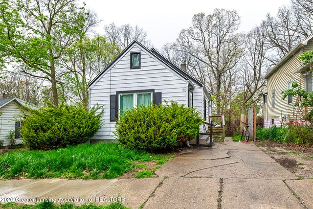 2405 Forest Avenue, Lansing, MI 48910