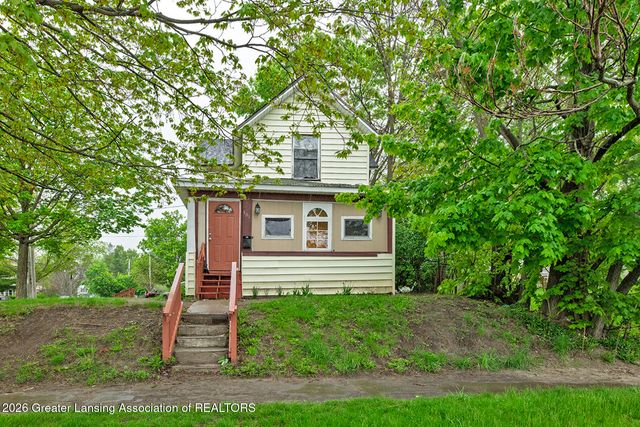2405 Forest Avenue, Lansing, MI 48910