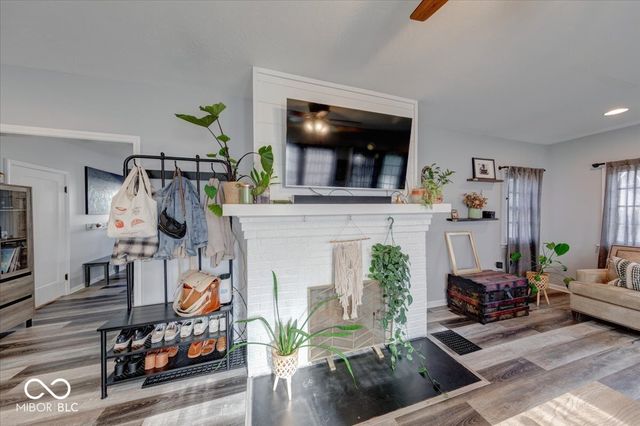 4578 Carrollton Avenue, Indianapolis, IN 46205