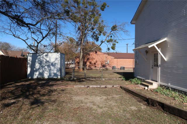 406 Denny Street B, Howe, TX 75459