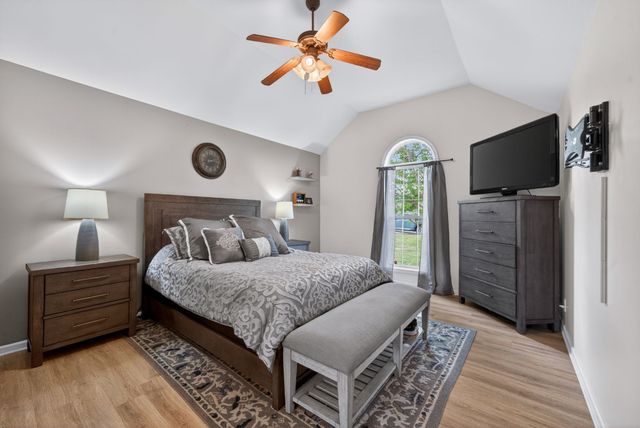 4005 Summit Dr, Greenbrier, TN 37073