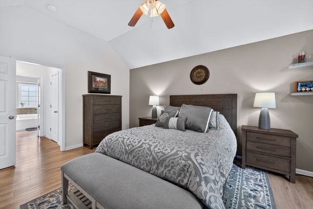 4005 Summit Dr, Greenbrier, TN 37073