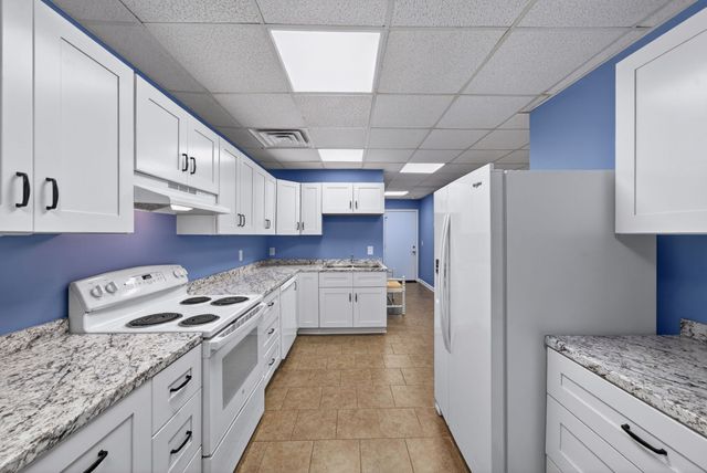 4005 Summit Dr, Greenbrier, TN 37073