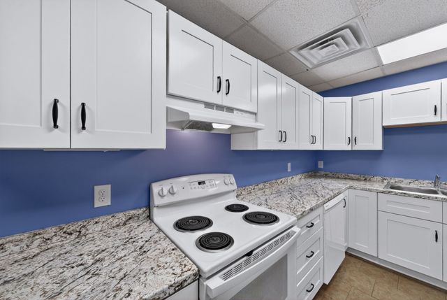 4005 Summit Dr, Greenbrier, TN 37073