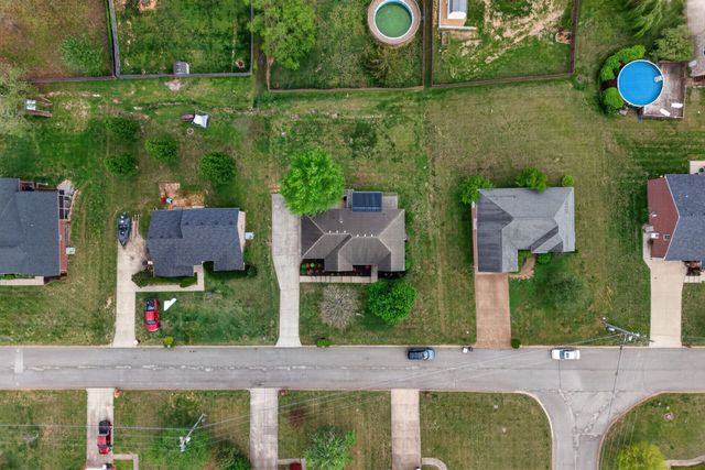 4005 Summit Dr, Greenbrier, TN 37073