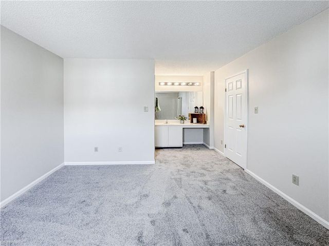 3659 Essex Pond QUAY, Virginia Beach, VA 23462