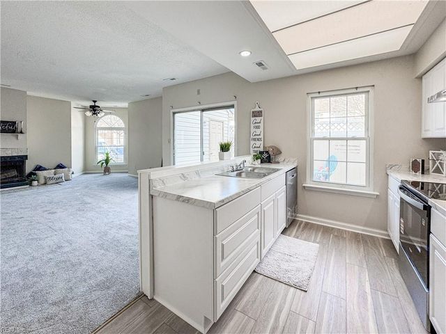 3659 Essex Pond QUAY, Virginia Beach, VA 23462