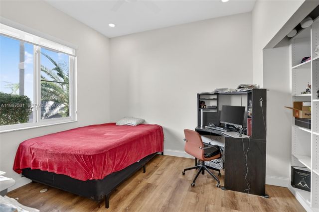 16307 NW 17th Ct, Pembroke Pines, FL 33028