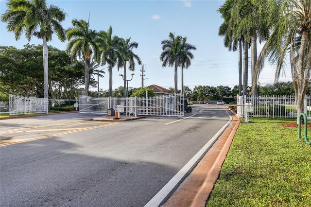 16307 NW 17th Ct, Pembroke Pines, FL 33028