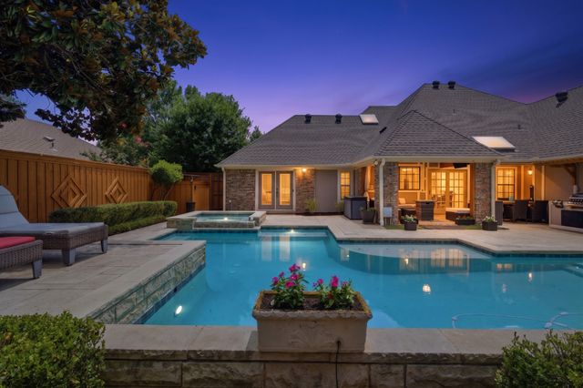 1901 Shadow Trail, Plano, TX 75075