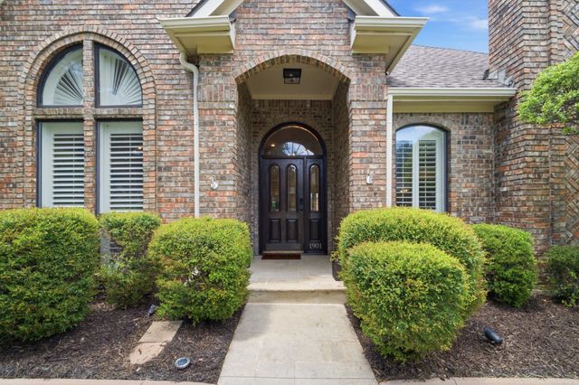 1901 Shadow Trail, Plano, TX 75075