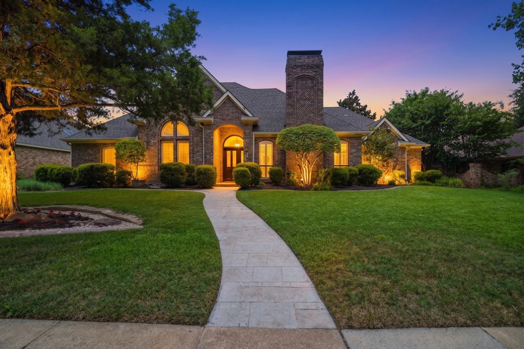 1901 Shadow Trail, Plano, TX 75075