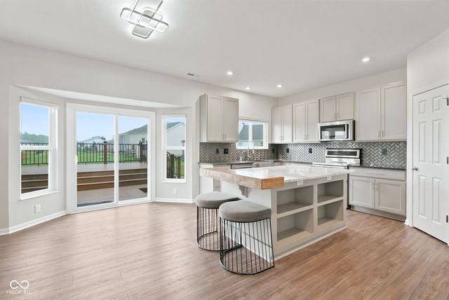 9802 Violet Circle, Indianapolis, IN 46239