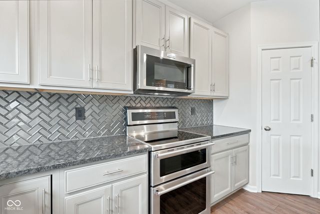 9802 Violet Circle, Indianapolis, IN 46239