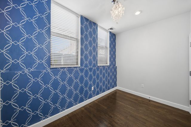 188-190 Sumner St, Boston, MA 02128