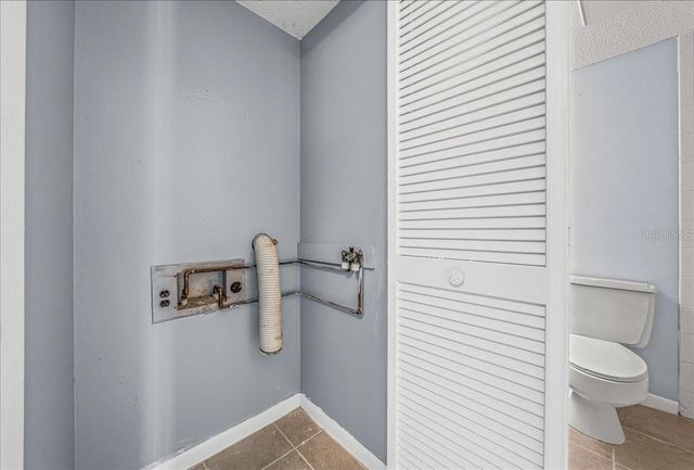 556 FAIRWAYS CIRCLE B, Ocala, FL 34472