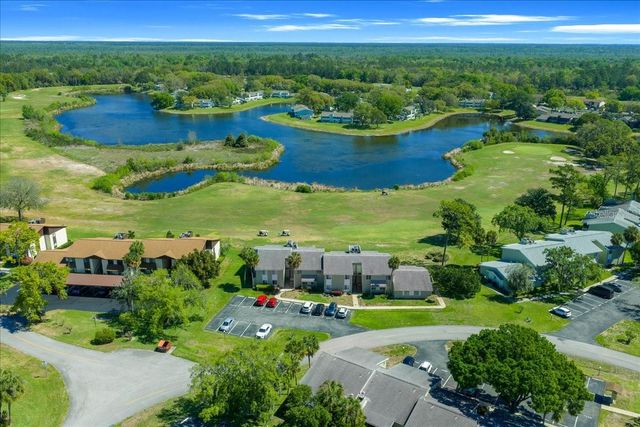 556 FAIRWAYS CIRCLE B, Ocala, FL 34472