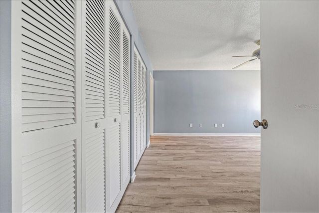 556 FAIRWAYS CIRCLE B, Ocala, FL 34472