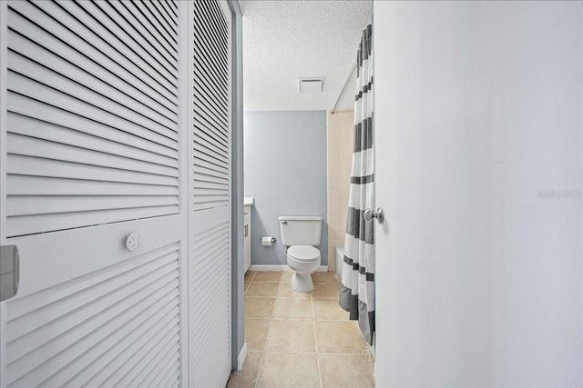 556 FAIRWAYS CIRCLE B, Ocala, FL 34472