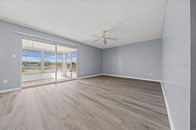 556 FAIRWAYS CIRCLE B, Ocala, FL 34472