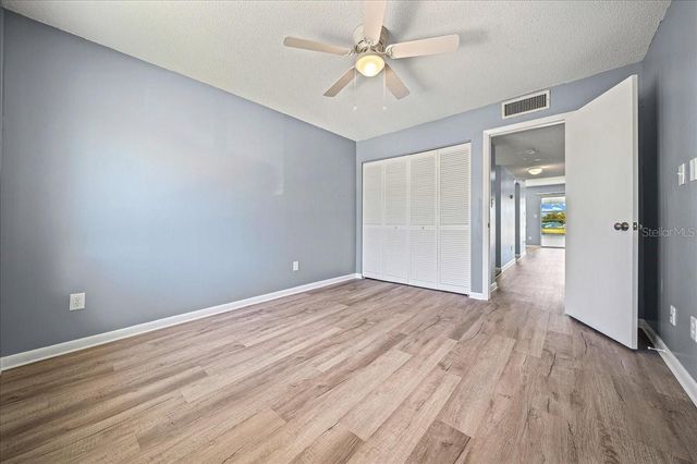 556 FAIRWAYS CIRCLE B, Ocala, FL 34472