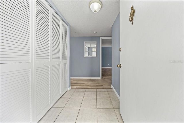 556 FAIRWAYS CIRCLE B, Ocala, FL 34472