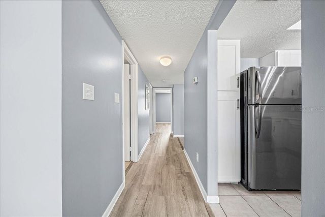 556 FAIRWAYS CIRCLE B, Ocala, FL 34472