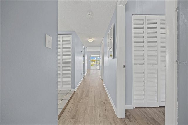 556 FAIRWAYS CIRCLE B, Ocala, FL 34472