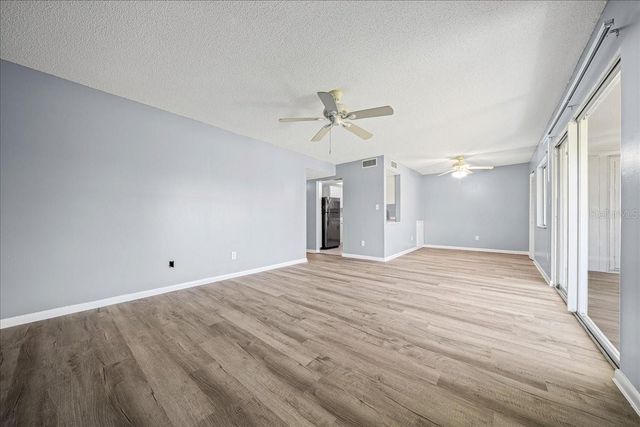 556 FAIRWAYS CIRCLE B, Ocala, FL 34472