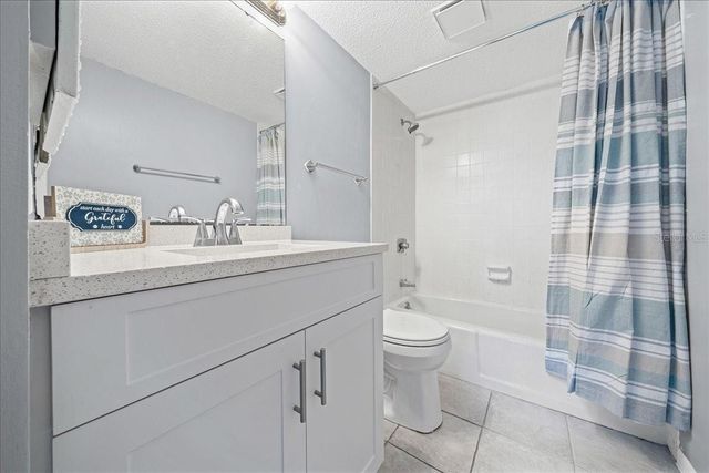 556 FAIRWAYS CIRCLE B, Ocala, FL 34472