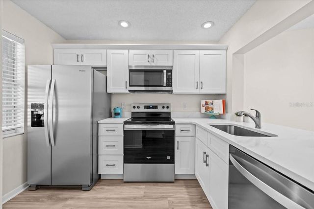 1390 OAK HILL DRIVE 202, Dunedin, FL 34698