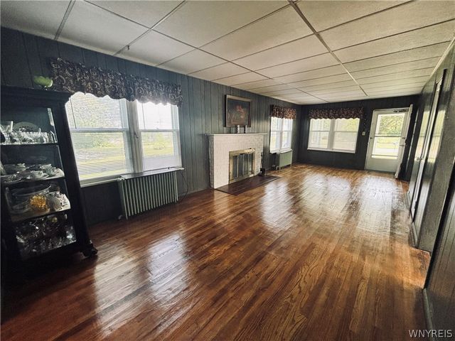 1933 Crescent, Hamburg, NY 14085