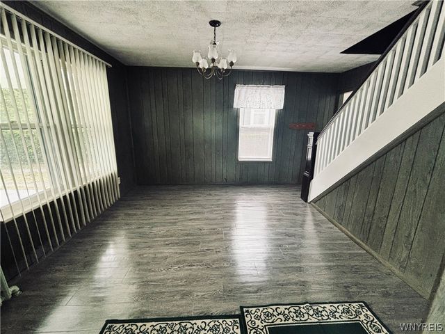 1933 Crescent, Hamburg, NY 14085