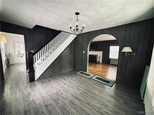 1933 Crescent, Hamburg, NY 14085