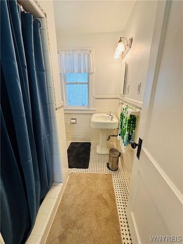 1933 Crescent, Hamburg, NY 14085