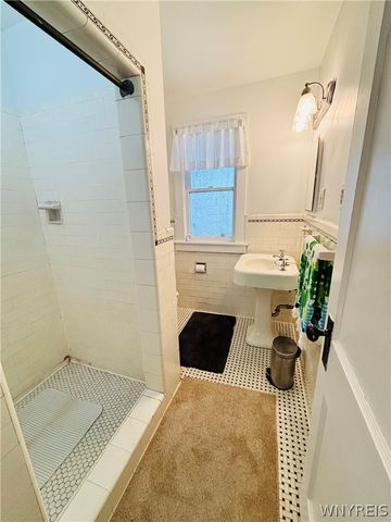 1933 Crescent, Hamburg, NY 14085