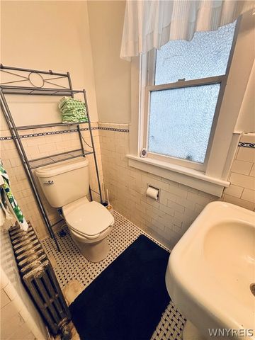 1933 Crescent, Hamburg, NY 14085