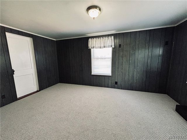 1933 Crescent, Hamburg, NY 14085