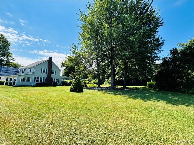 1933 Crescent, Hamburg, NY 14085