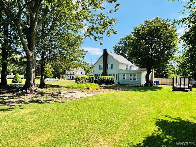 1933 Crescent, Hamburg, NY 14085